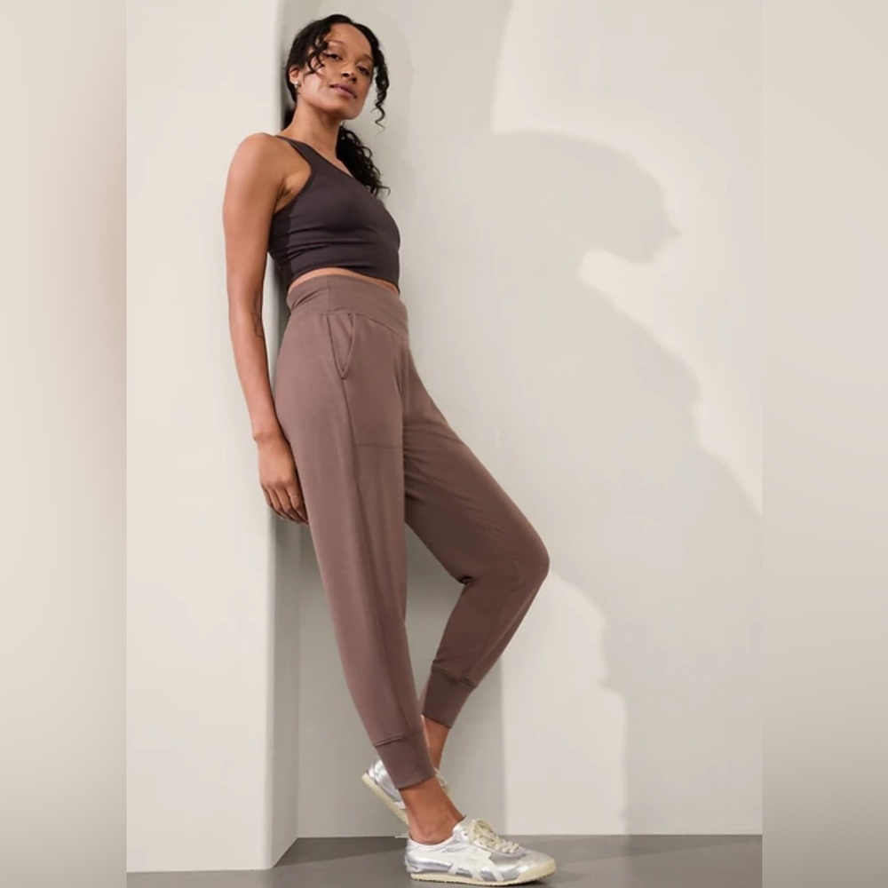 AnyBody Women's Size SP Small Petite Cozy Knit Jogger Pants Smokey Taupe